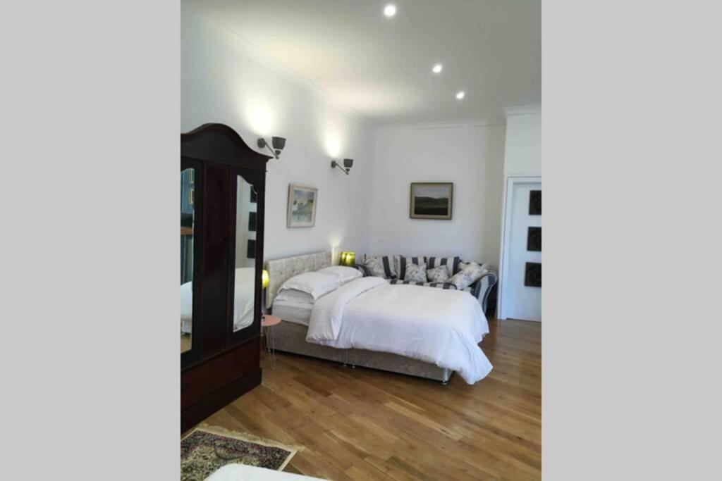 The Loft @ Clifden Bay Apartments Экстерьер фото
